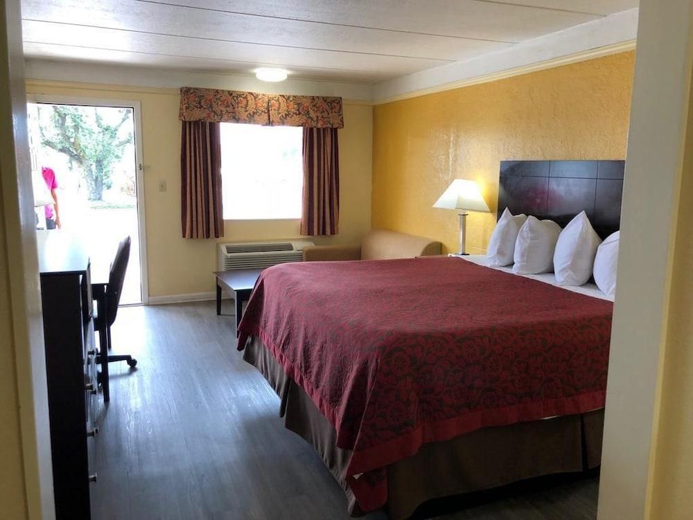 Days Inn By Wyndham Gainesville Esterno foto