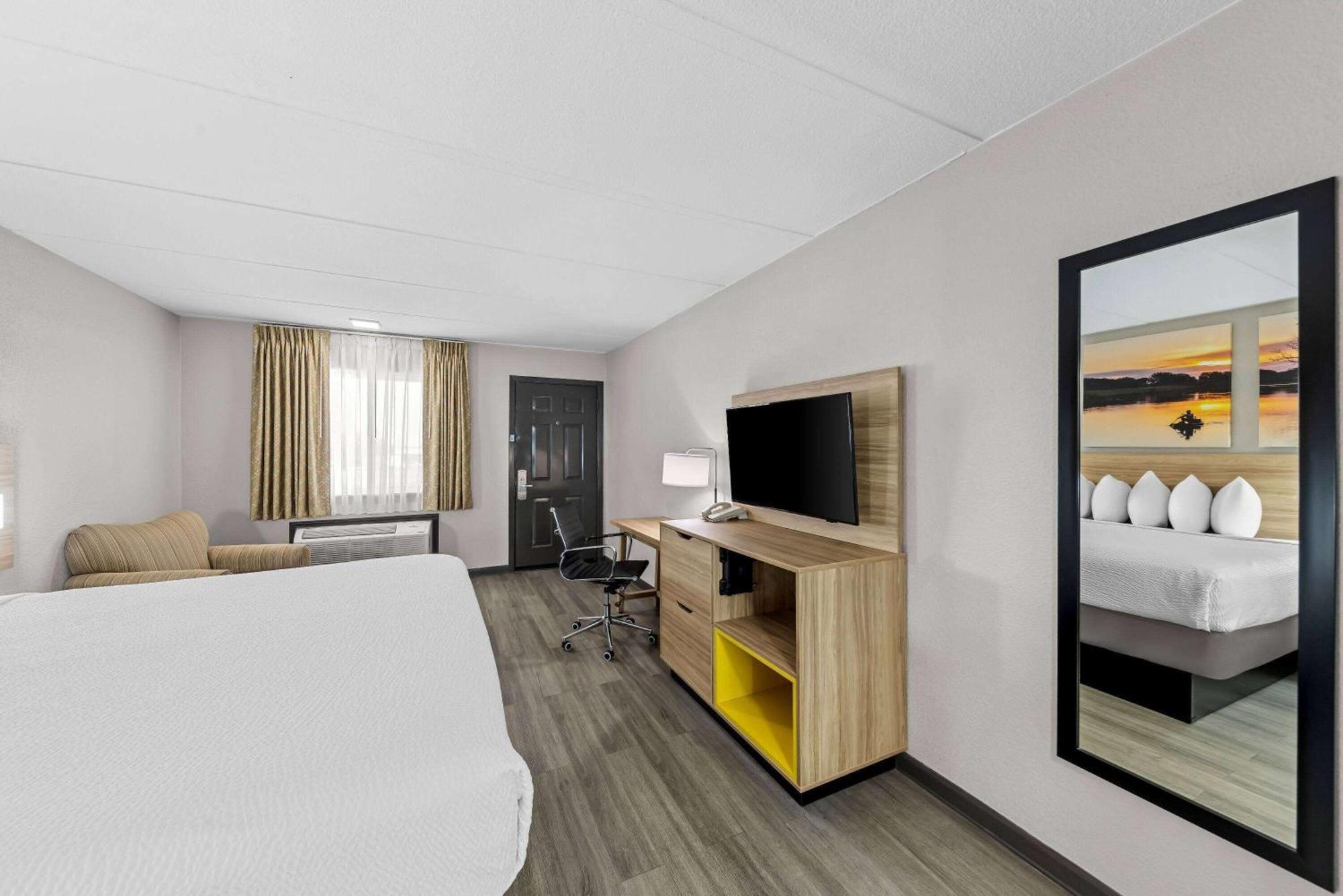 Days Inn By Wyndham Gainesville Esterno foto