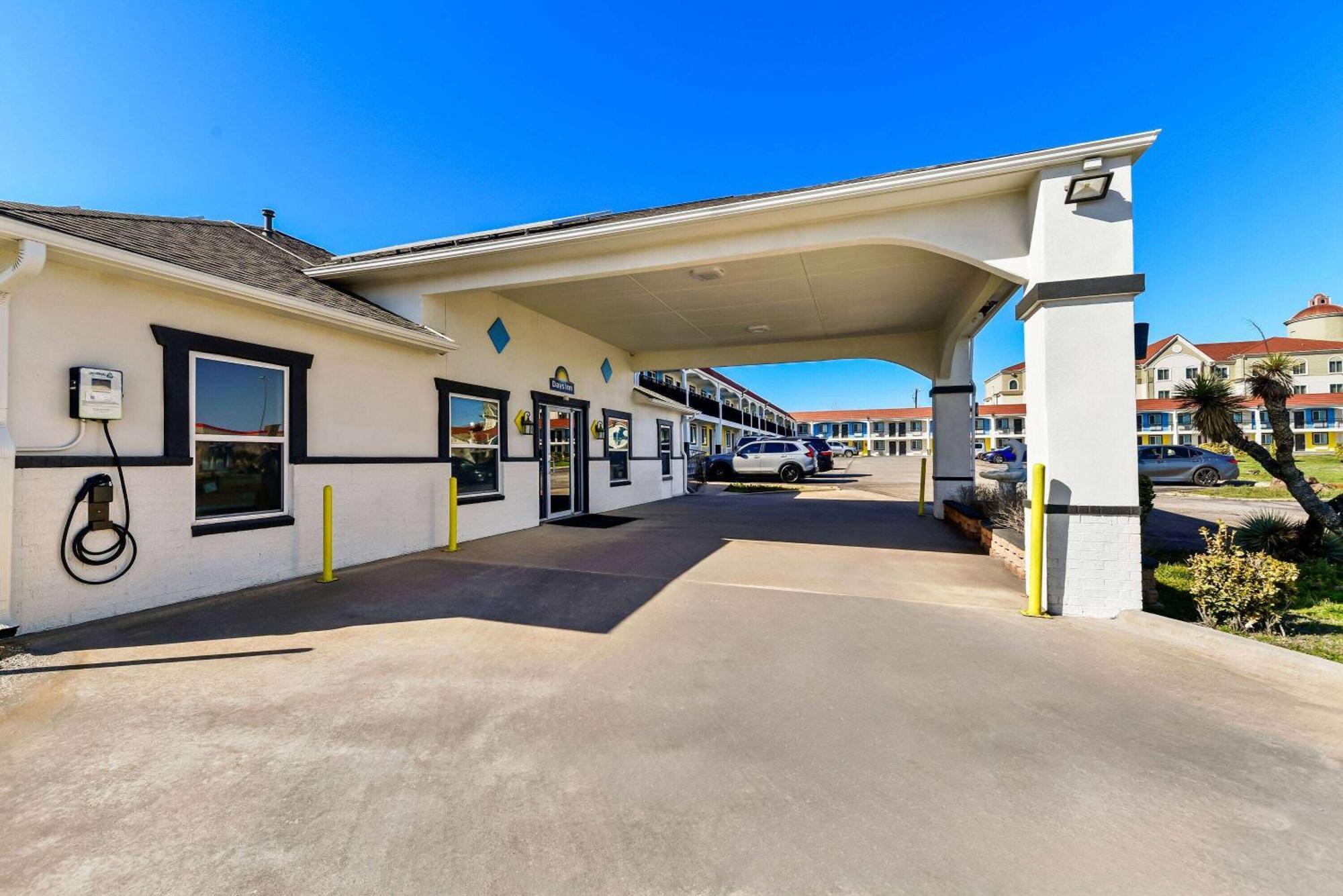 Days Inn By Wyndham Gainesville Esterno foto