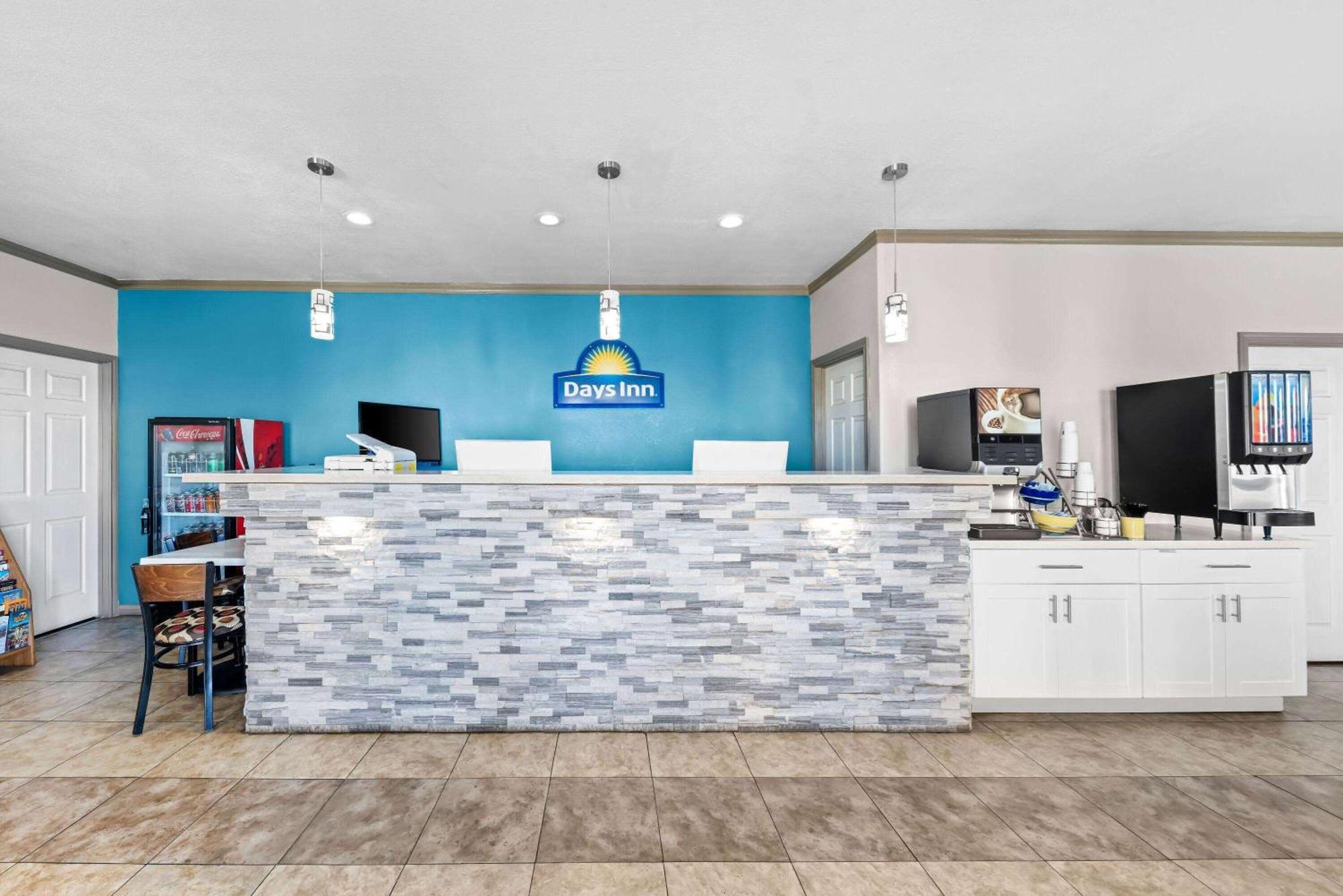 Days Inn By Wyndham Gainesville Esterno foto