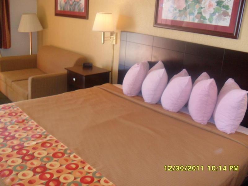 Days Inn By Wyndham Gainesville Esterno foto