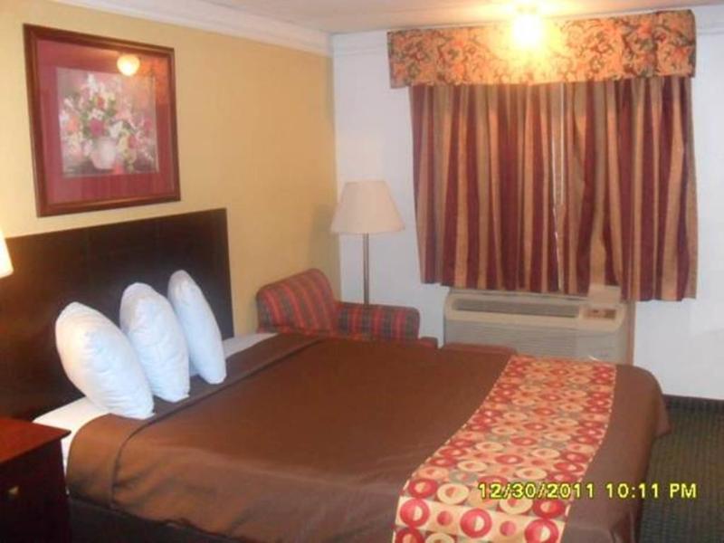 Days Inn By Wyndham Gainesville Esterno foto