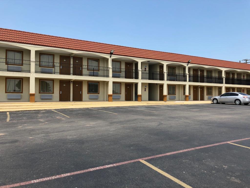 Days Inn By Wyndham Gainesville Esterno foto
