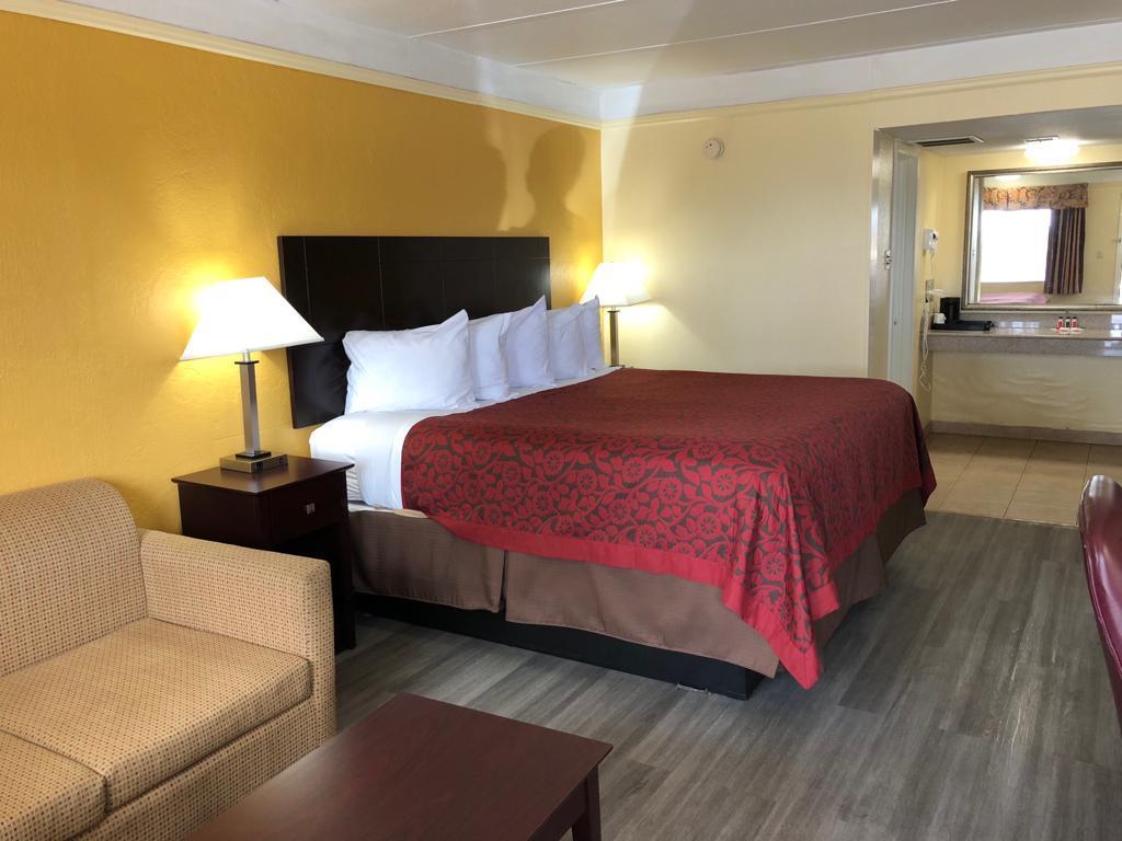 Days Inn By Wyndham Gainesville Esterno foto