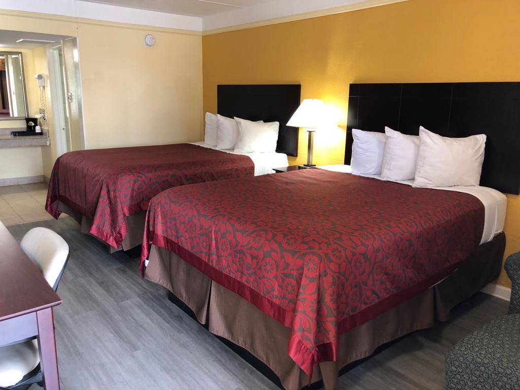Days Inn By Wyndham Gainesville Esterno foto