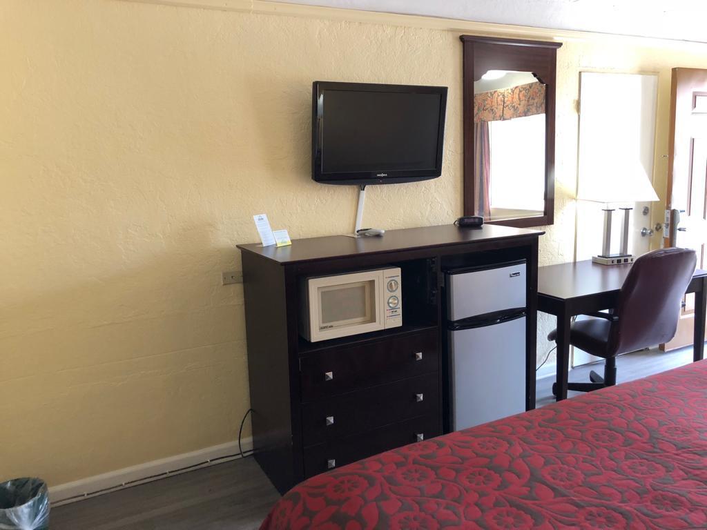 Days Inn By Wyndham Gainesville Esterno foto